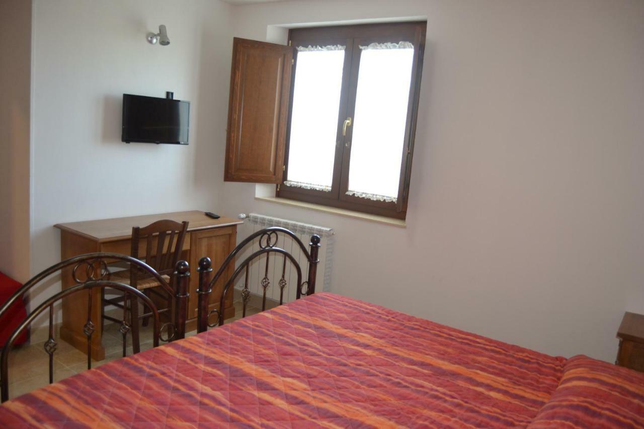 B&B Gennargentu ฟอนนิ ภายนอก รูปภาพ